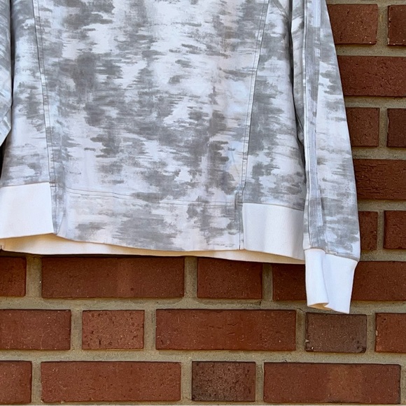 Athleta Farallon Printed Sweatshirt - Picture 10 of 12